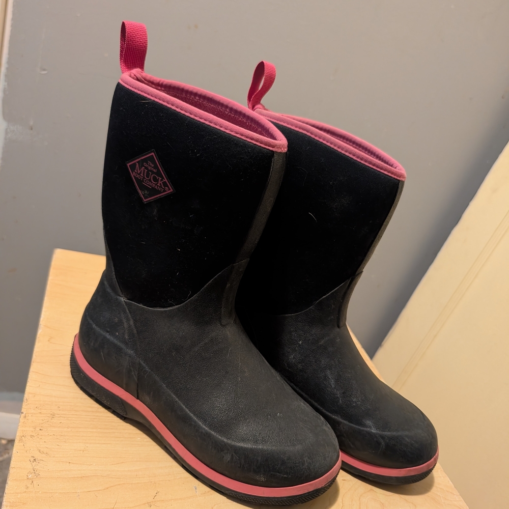 Pink and Black Winter Boots with Waterproof Sole